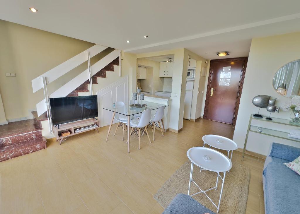 Skol 412. Renovated Two Bedrooms Duplex with Sea View. - 2