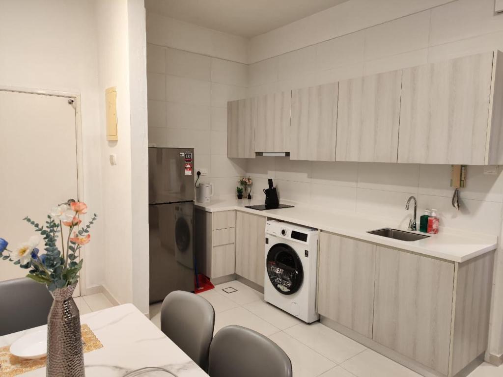 SKS PAVILLION Cozy Studio With Netflix WiFi Car Park, Johor Bahru