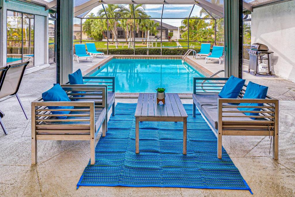 Cape Coral Home with Heated Pool, Dock and Gulf Access 전경