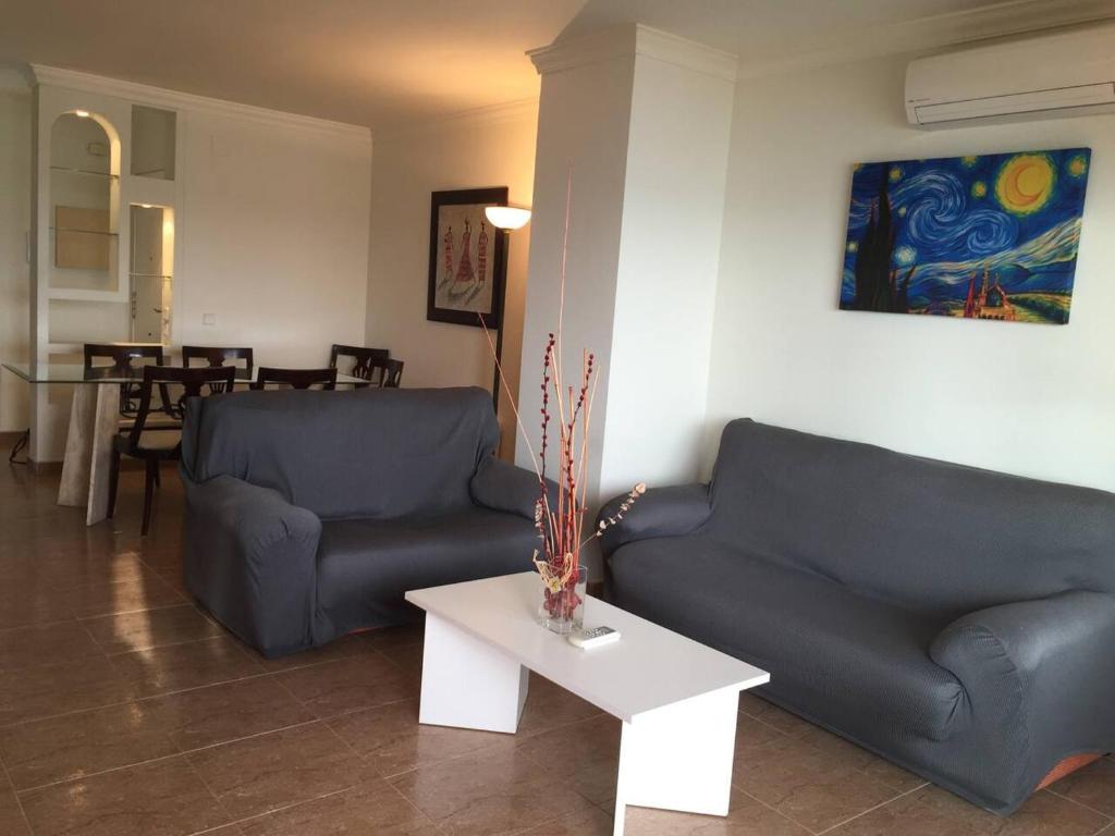 Spacious Apartment with Sea View Terrace in Calafell - 4