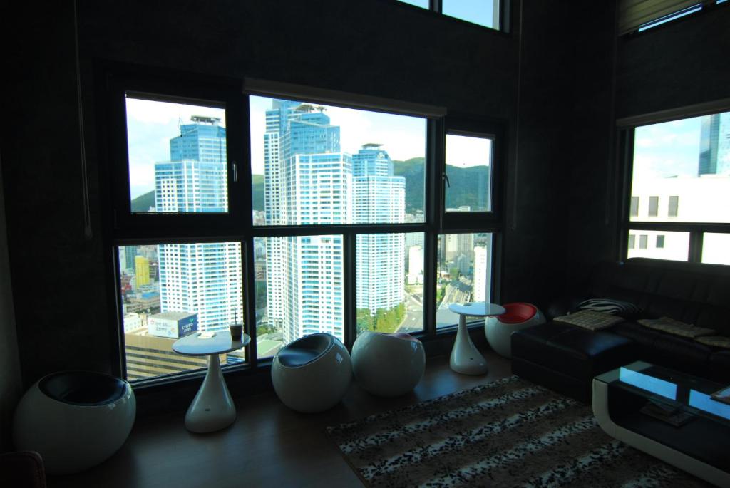 公用交誼廳/視聽室