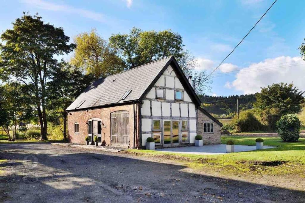 Charming Countryside Barn Conversion, Hereford