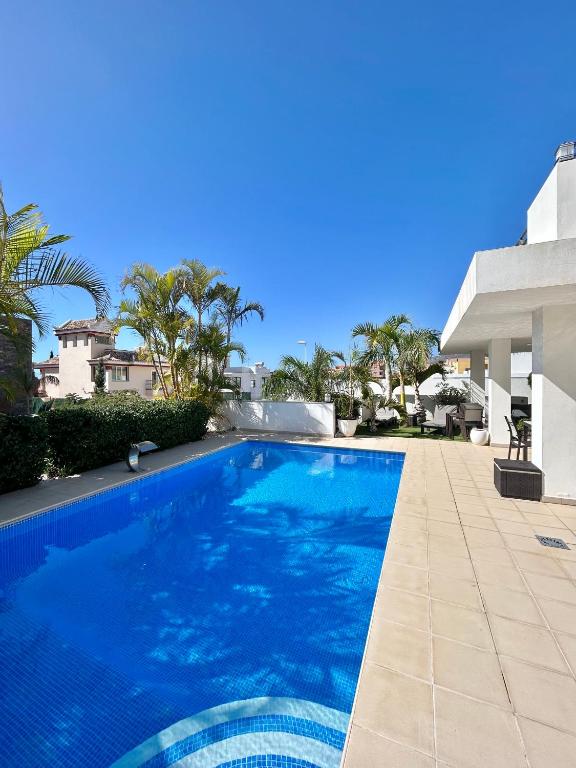 Luxury Villa in Costa Adeje K301 - 2