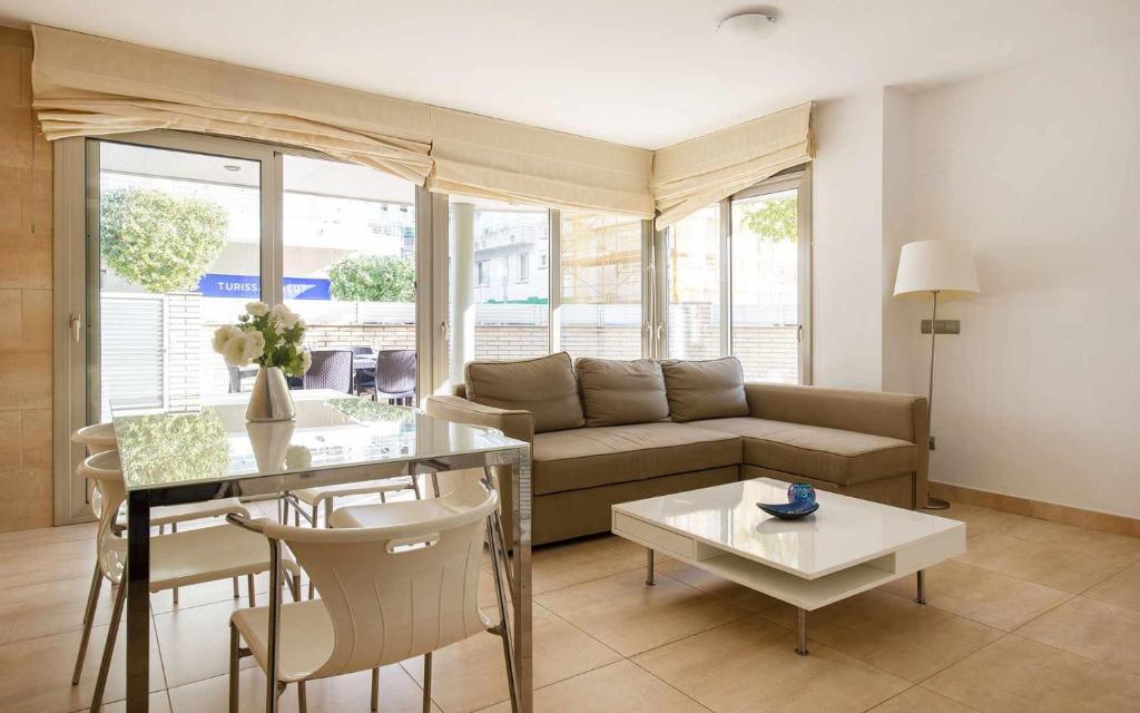 Voramar -a 50 metros playa Parking, wifi y AACC, Tossa de Mar