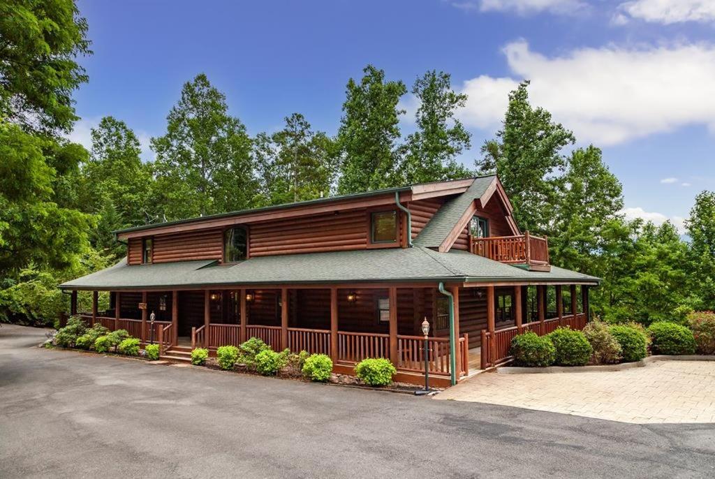 Legend Crest Lodge cabin, Sevierville