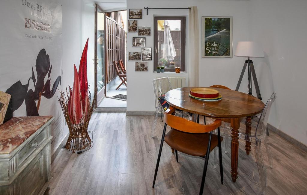 Cozy Home In L'isle-Sur-La-Sorgue With Wifi - 2