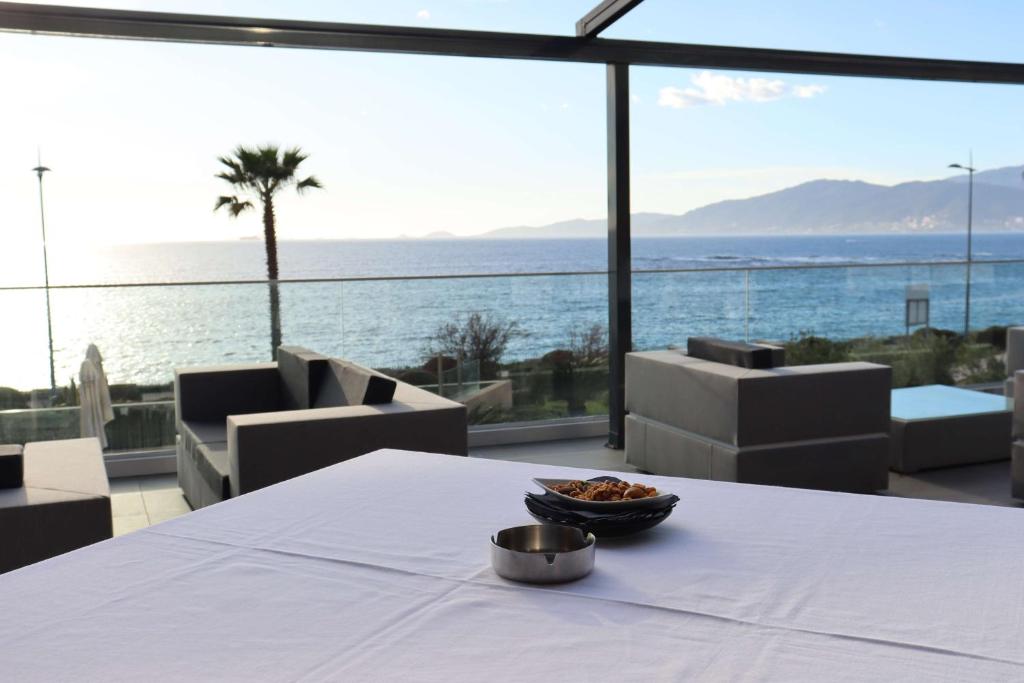 Radisson Blu Resort & Spa, Ajaccio Bay ラウンジ