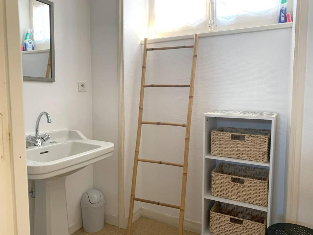 Maison de caractère avec WIFI et parking proche plage et commerces - FR-1-368-409 - 2