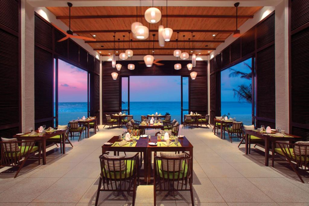 OBLU SELECT Sangeli - Premium All Inclusive with Free Transfers — Restaurant & bars in Kaafu Atoll, Kaafu