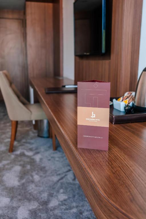 Shared lounge/TV area