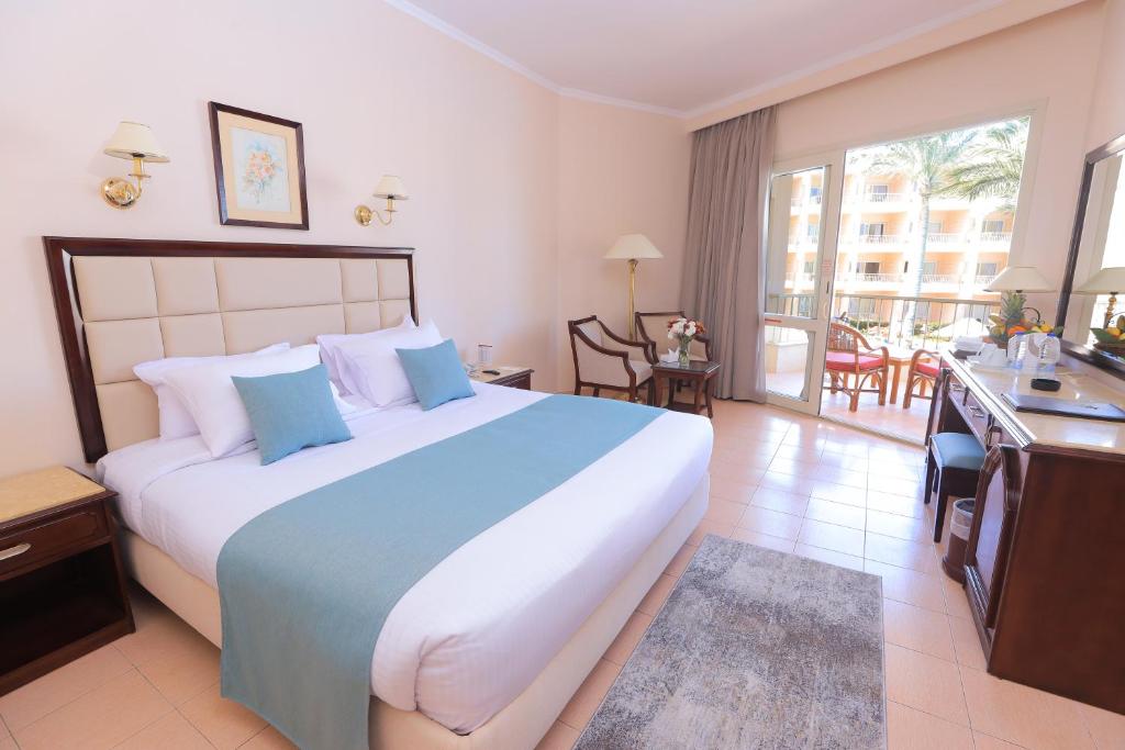 Sea Star Beau Rivage Hotel — Hotel rooms in Hurghada, Red Sea