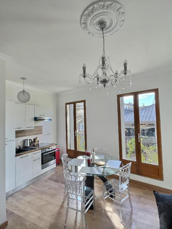 Appartement de charme avec balcon au pied des commerces - 3