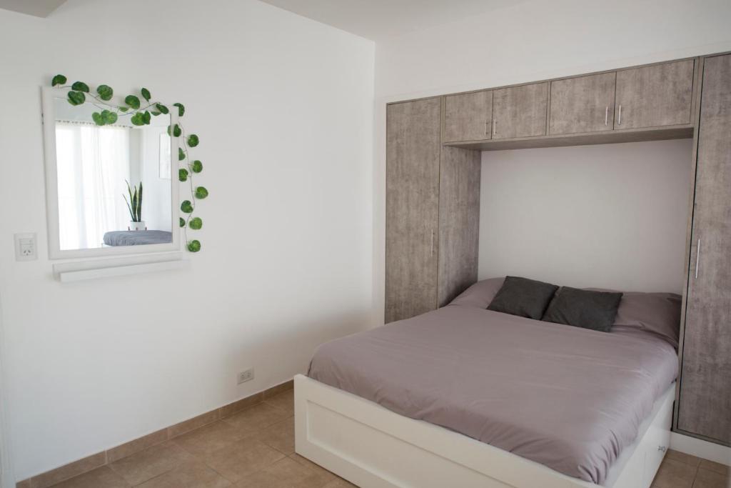 Renovado monoambiente en La Feliz con seña - 4