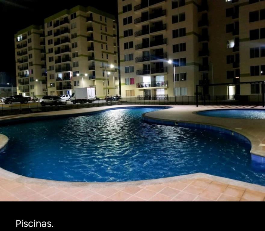 Bonito apartamento cerca a las playas y al centro - 2