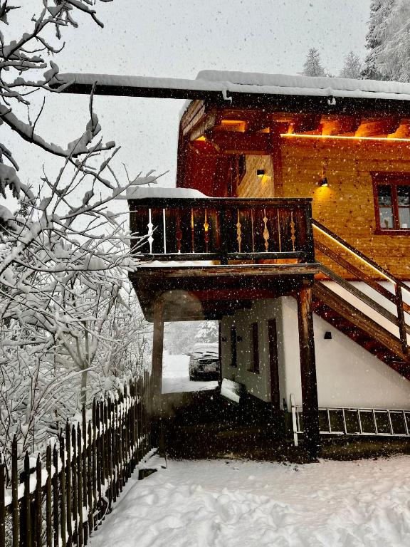 Exklusives Chalet in Alleinlage mit privatem Saunahaus - 3