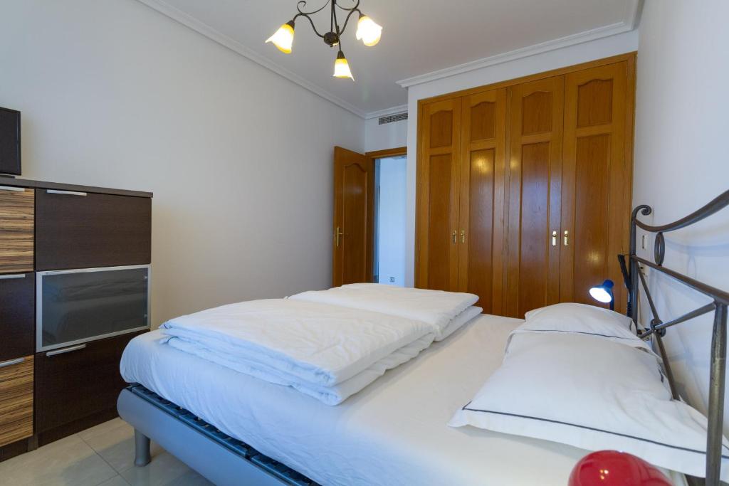 Amazing apartments in the modern Coruña building, near the beach, pool & garage - 3