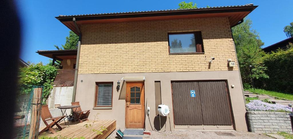 Two room 54m2 apt, WiFi, free parking, terrace, near central park, Helsinky