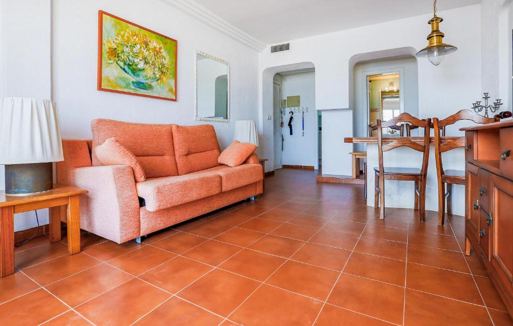2 Bedroom Cozy Apartment In Torrevieja - 2