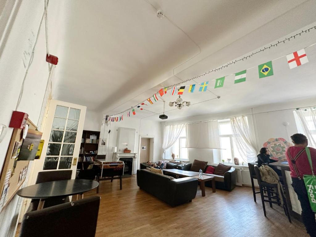 Shared lounge/TV area