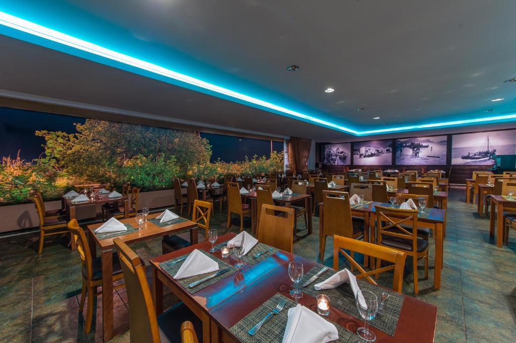 ヴィラ バレイラ ホテル リゾート&タラッソ スパ (Vila Baleira – Hotel Resort & Thalasso Spa) レストラン