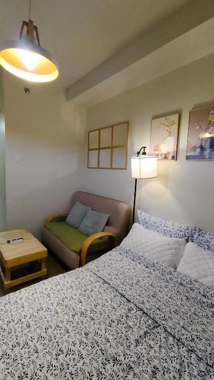 J Studio - Fast WiFi, 55 UHD TV with Netflix & Prime Video, Free Pool Access, Silang