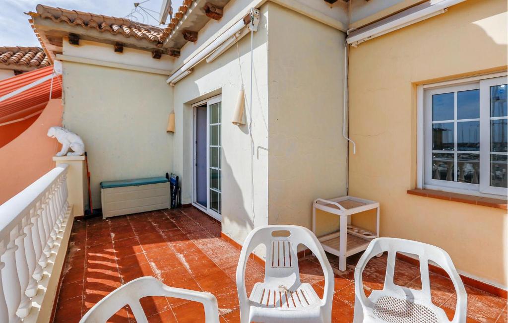 2 Bedroom Cozy Apartment In Torrevieja - 5