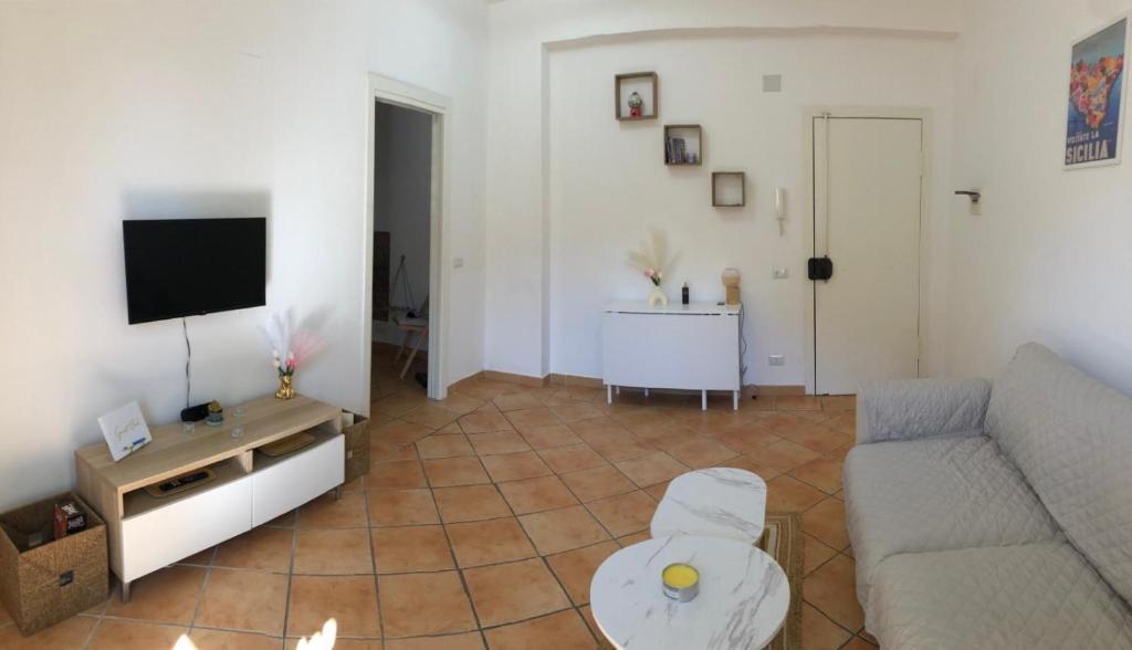 Sara Casa Acitrezza - 2
