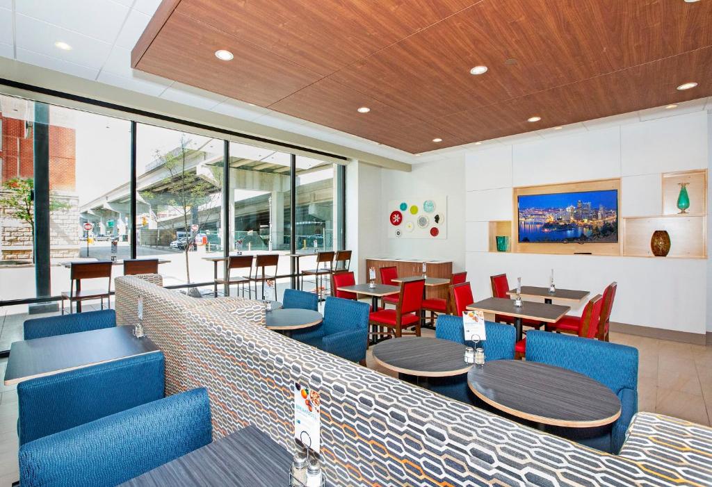 ホリデイ イン エクスプレス ＆ スイーツ ピッツバーグ ノース ショア バイ IHG (Holiday Inn Express & Suites Pittsburgh North Shore By IHG) お料理のイメージ