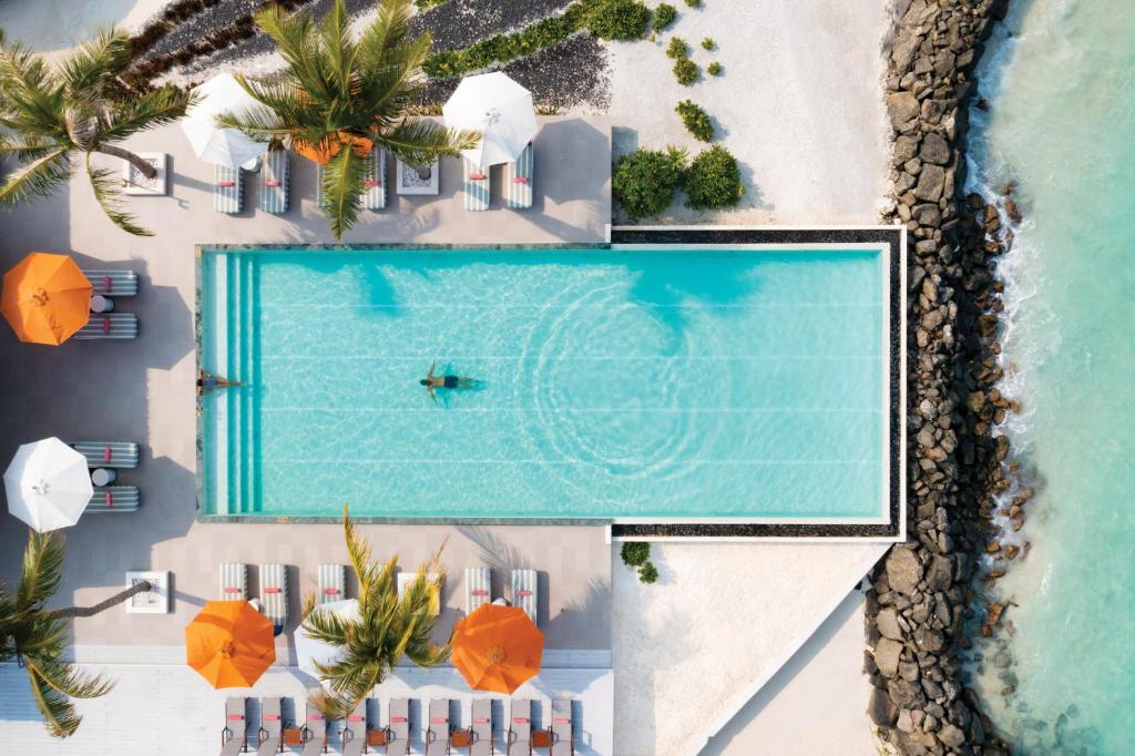 OBLU SELECT Lobigili - Premium All-Inclusive with Free Transfers — Swimming pool in Kaafu Atoll, Kaafu