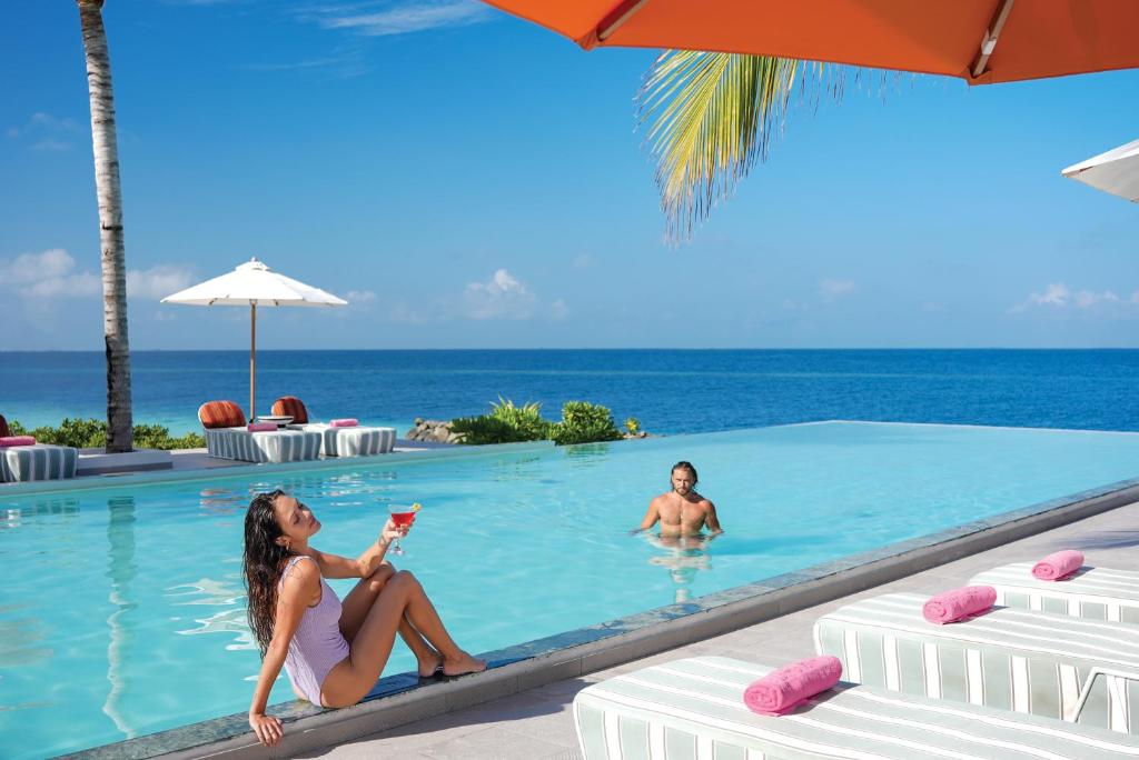 OBLU SELECT Lobigili - Premium All-Inclusive with Free Transfers — Swimming pool in Kaafu Atoll, Kaafu
