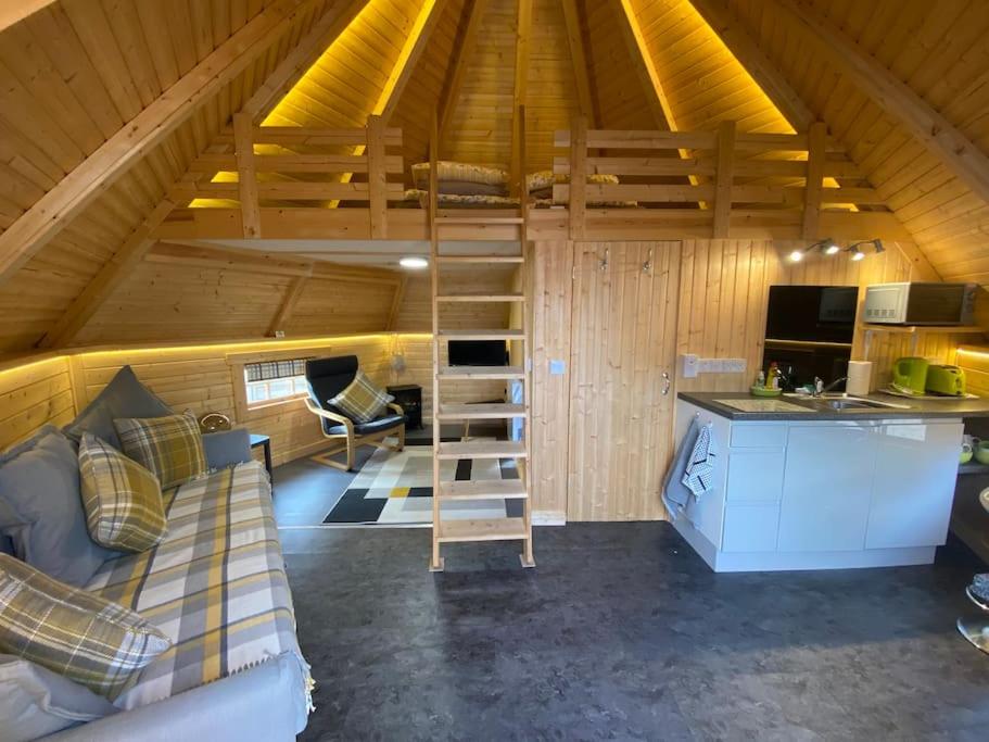 High quality cabin with views of Ben Nevis, Banavie