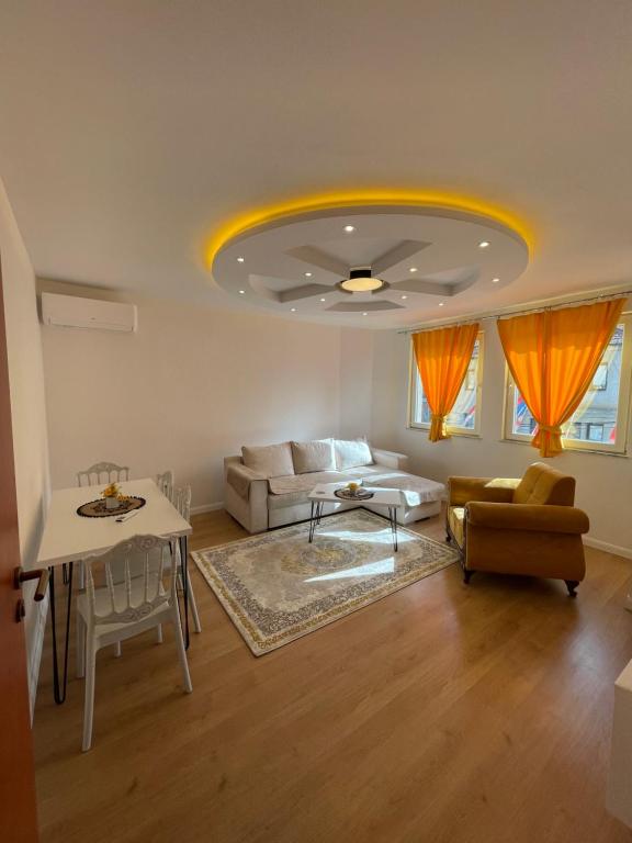 38 Apartment 2, Pristina