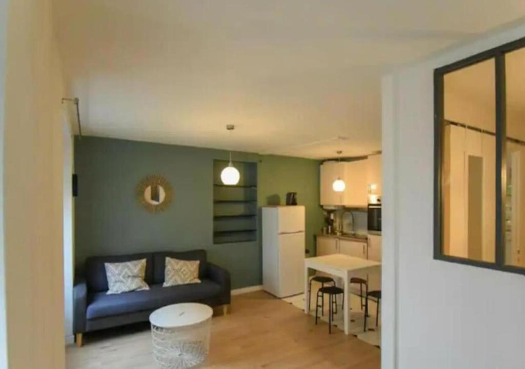 Lovely flat Canal St Martin - 1