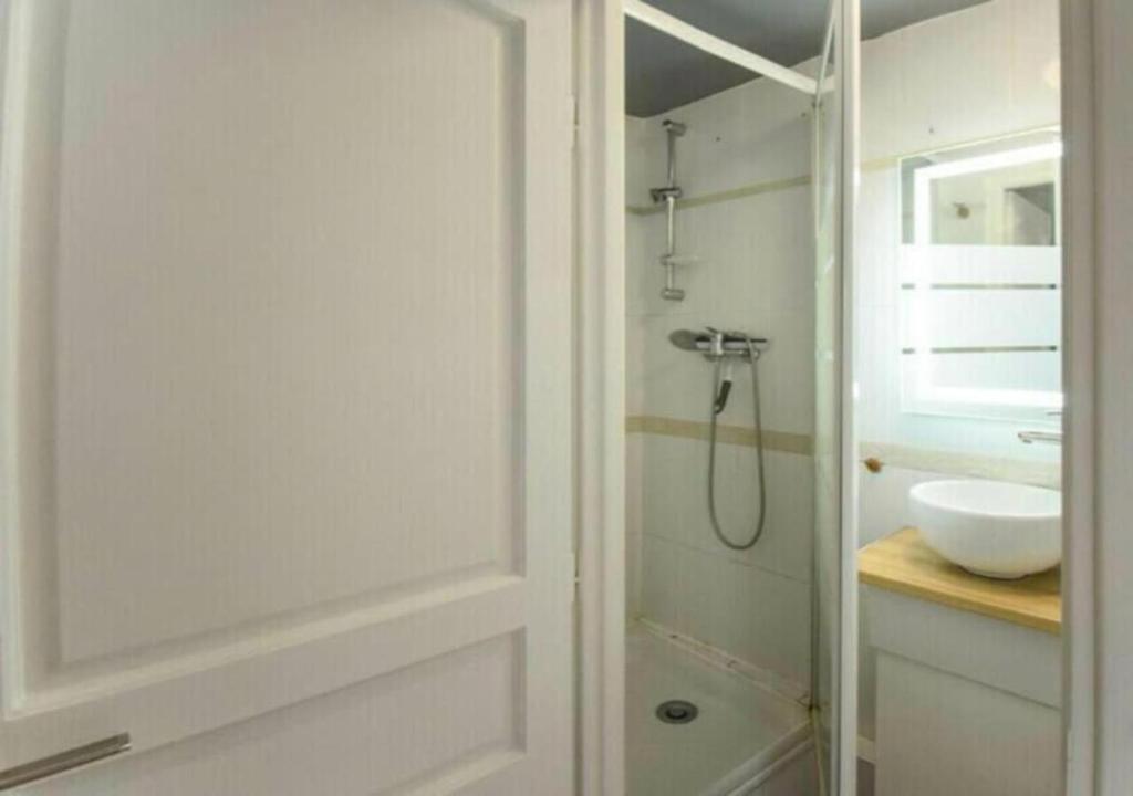 Lovely flat Canal St Martin - 5