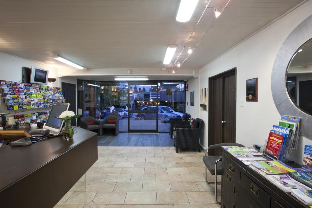 フロント・ロビー