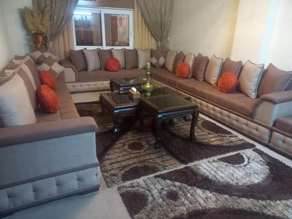 شقه مفروشه مع حديقه اربد بجانب فندق فلامنجو ومدارس دار العلوم, hotel in Irbid