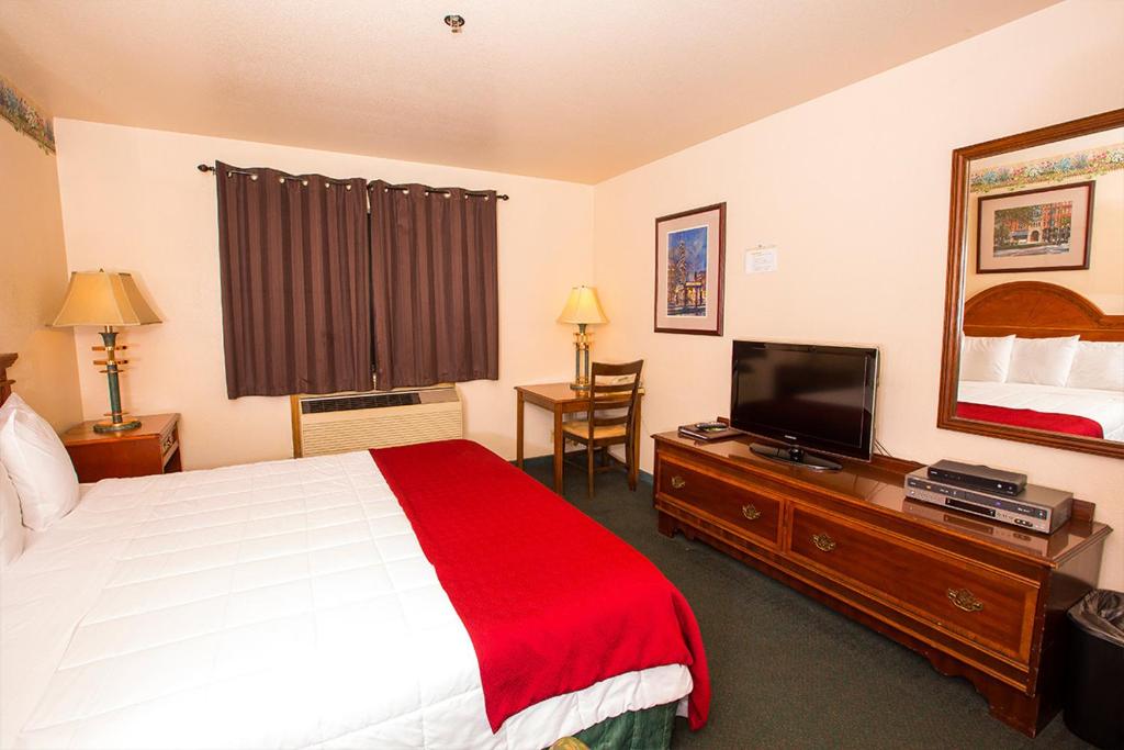 Village Inn & Suites Marysville photo