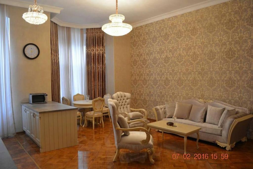 Classical apartment in heart of Baku, Baku