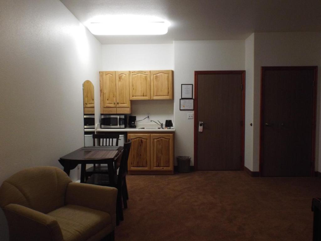 Greenwood Village Inn & Suites photo
