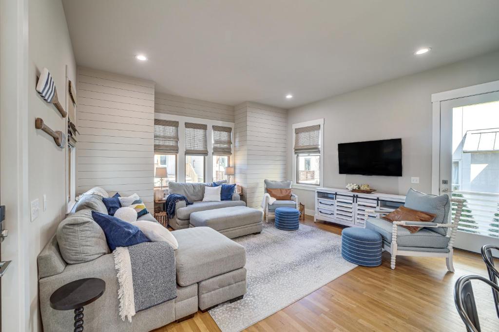 Cozy Carlton Landing Home - Pools and Lake Access, Canadian