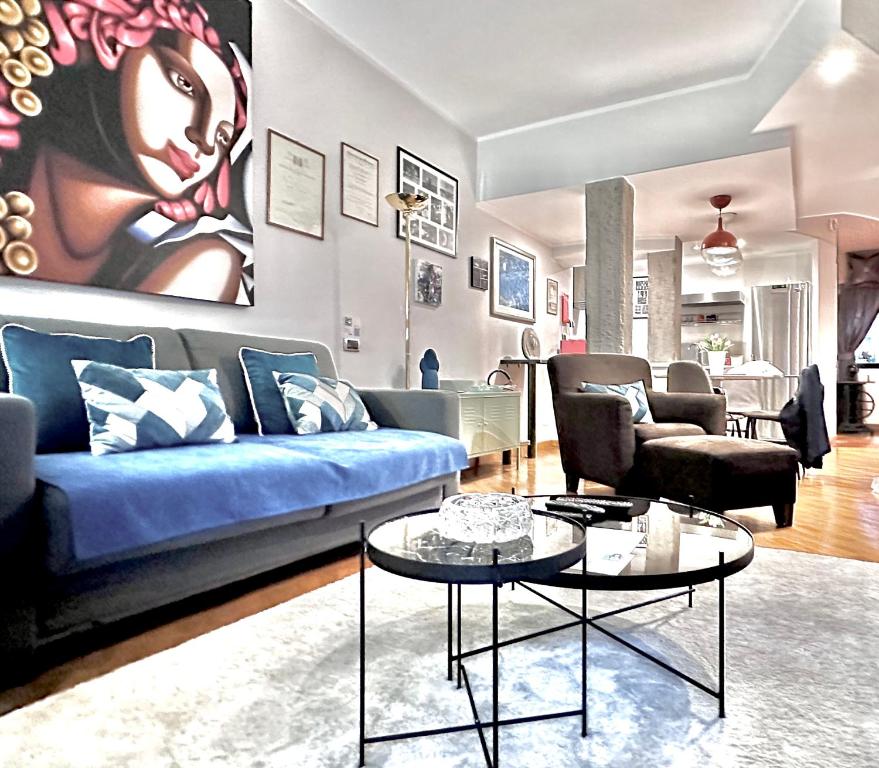 VATICAN GLAMOROUS at Passeggiata del gelsomino - FREE Parking, 4 Guests, Central Rome - Jubilee Ideal, Rom
