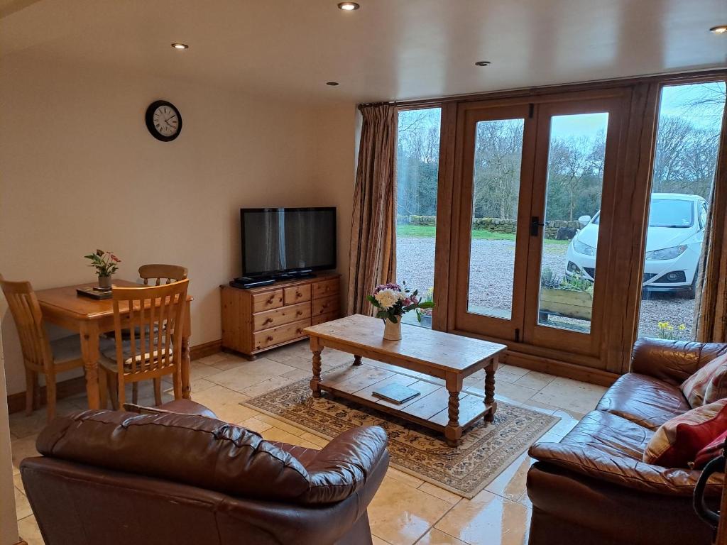 Orchard Cottage, Checkley photo 2