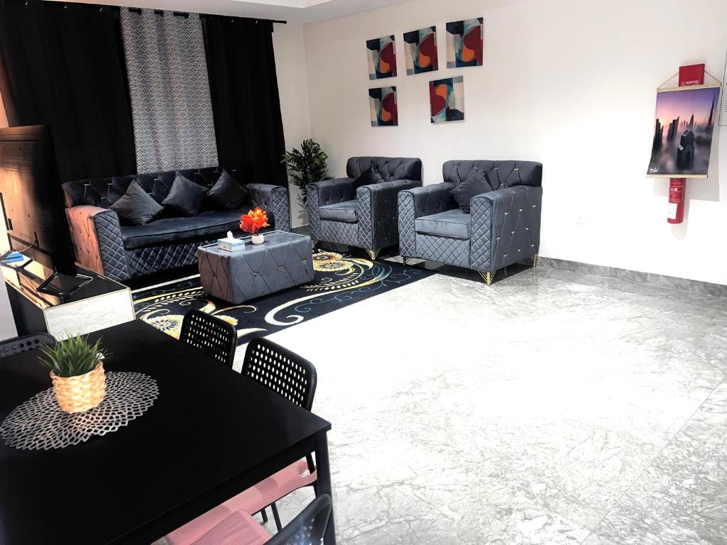 Luxurious 2 bedroom Apartment in Trade Center