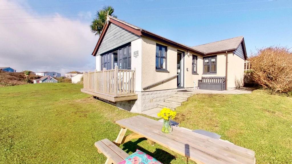 F06 Home View F6, Riviere Towans, Hayle