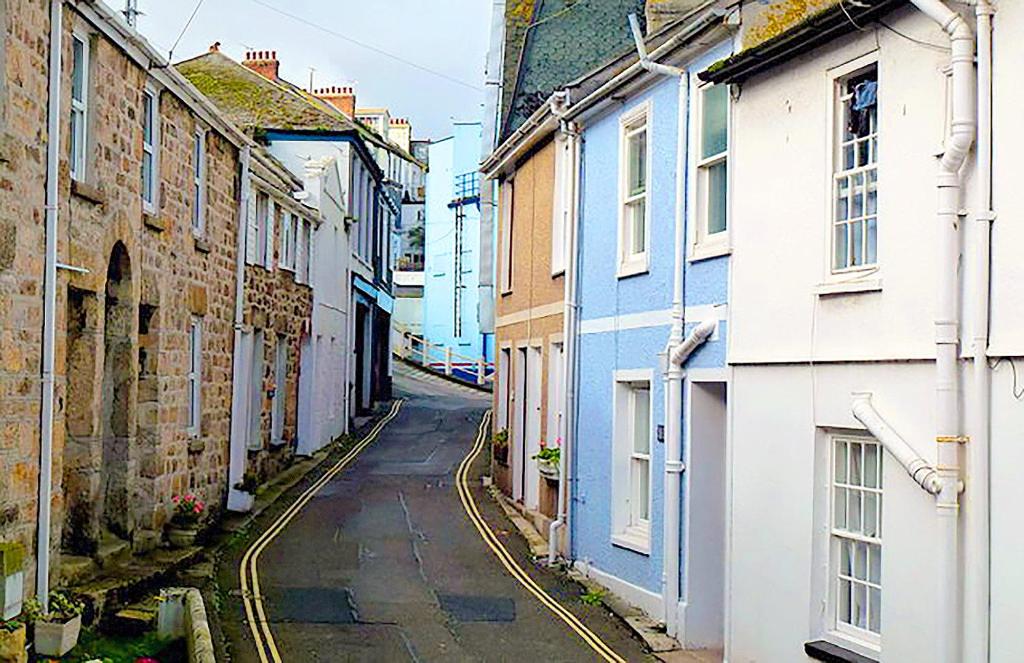 Cosy Period Family Cottage, St Ives photo 6