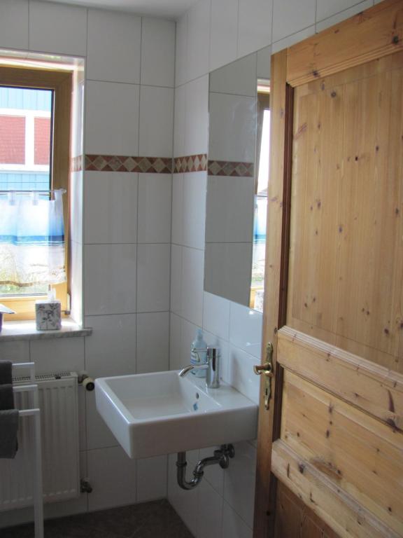 #5 Schönes komfortables Gästezimmer mit Gemeinschaftsbad, W-Lan frei ,Airport nah gelegen - 3