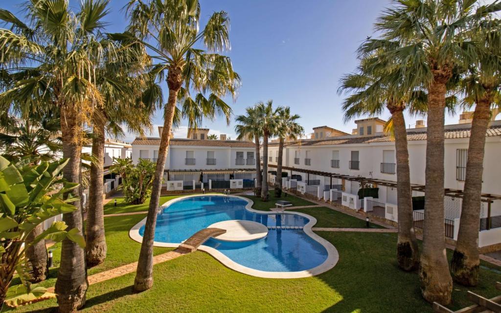 Adosado familiar frente a la piscina - Palm Beach ALBERT VILLAS - 2
