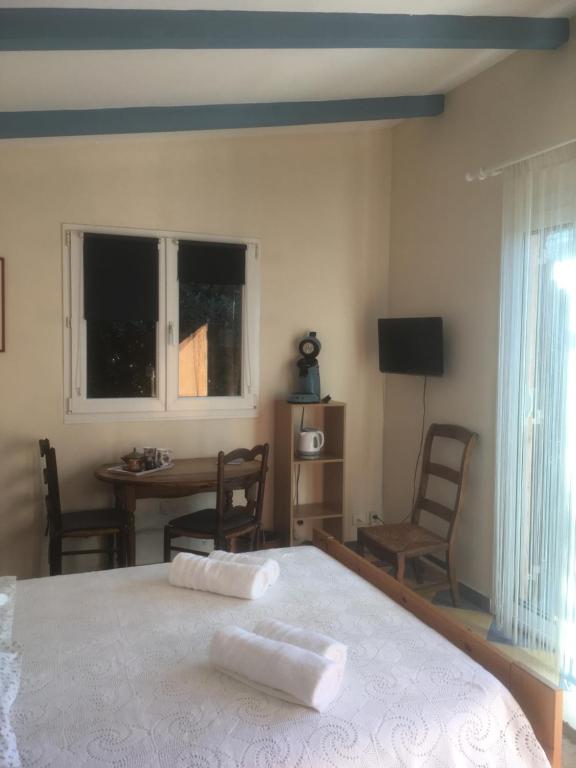 Studio chez Charles et Marie, indépendant de la maison, accès piscine, très calme, - 5