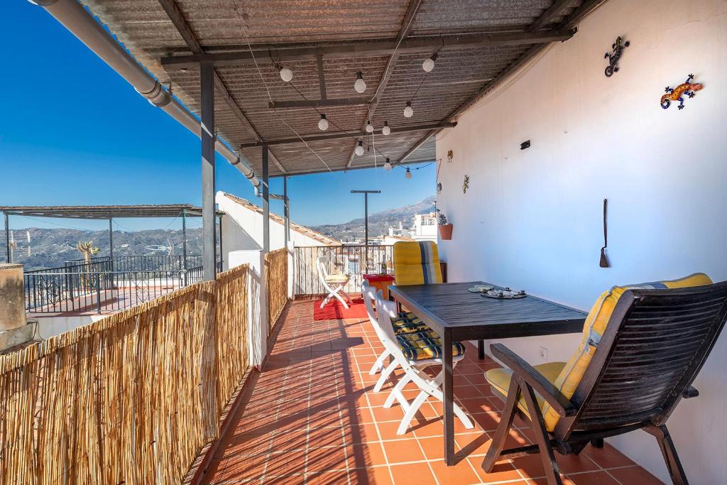 Casa Marlo, Spacious House in the Lively Centre of Cómpeta - 5