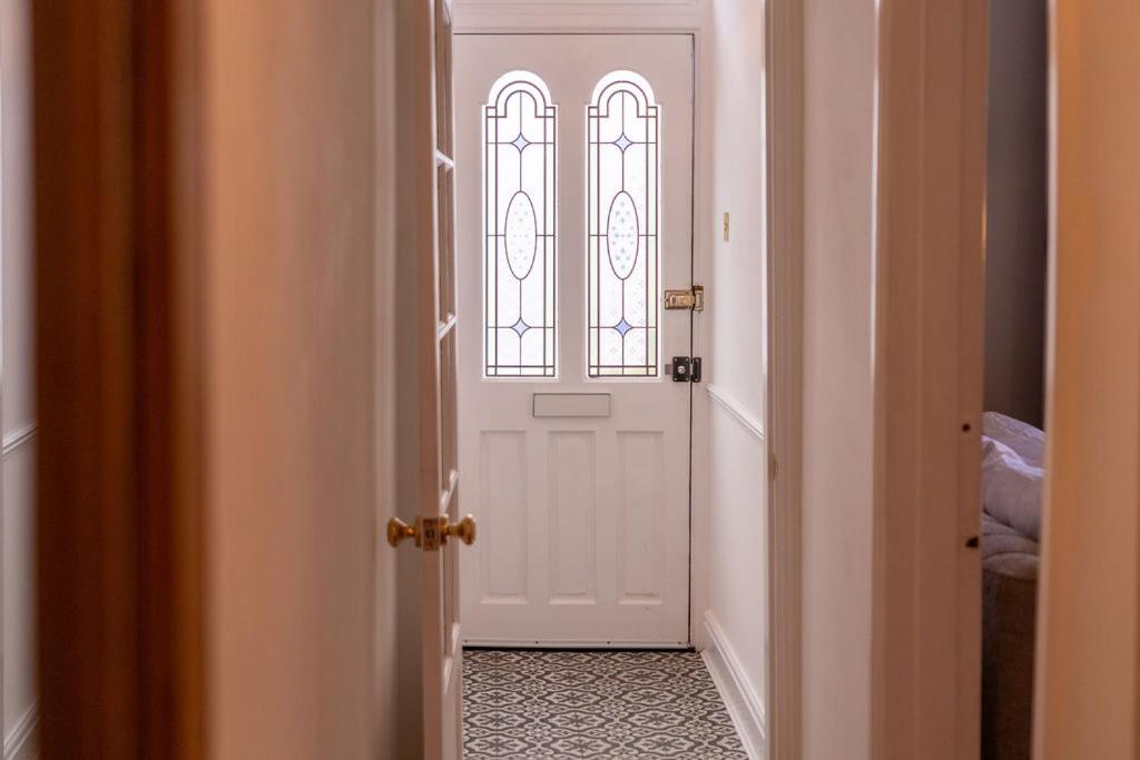Elegant 3 Bedroom Home in the Centre of Cheltenham photo 8